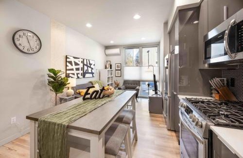 Fairmount Park House | Newly Modern 2B2B Home near Seatac - Golf course