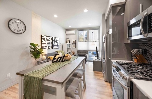 Fairmount Park House | Newly Modern 2B2B Home near Seatac - Golf course