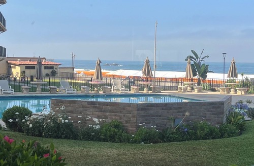 Centro Playas Condo | Newly Re-decorated, All Blue Furniture, 3 Recliner's Oceana condo, Rosarito.