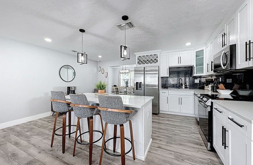 Largo House | Newly Redesigned Backyard | Heated Pool | Putting Green