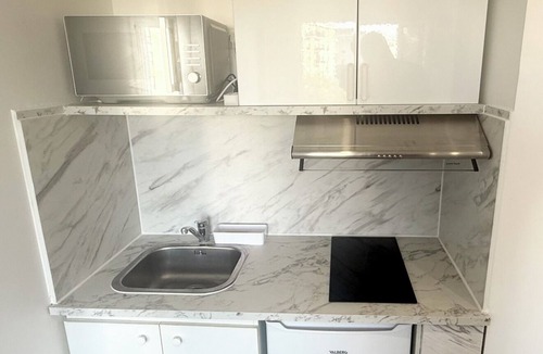 Corbeil-Essonnes Apartment | Newly refurbished 2-room apartment Parking, Wifi, washing machine and dryer.