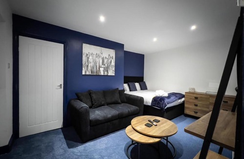 Newcastle-upon-Tyne Apartment | Newly Refurbished 6 Person En-suite Apartment Tyne & Wear Newcastle Upon Tyne