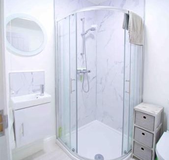 Cullybackey Apartment | Newly refurbished flat, 1 min from Galgorm resort