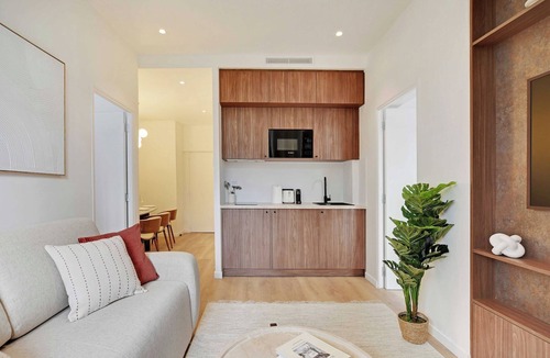 Quartier de la Chapelle Apartment | Newly Refurbished Flat in Heart of 18th District