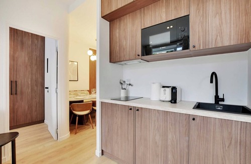 Quartier de la Chapelle Apartment | Newly Refurbished Flat in Heart of 18th District
