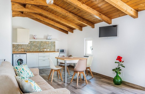 Moiano Apartment | Newly refurbished two bedroom apartment for up to 6 guests near Sorrento