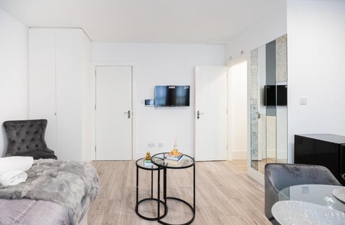 Kensal Green Apartment | Newly refurbished Studio in Kensal green F