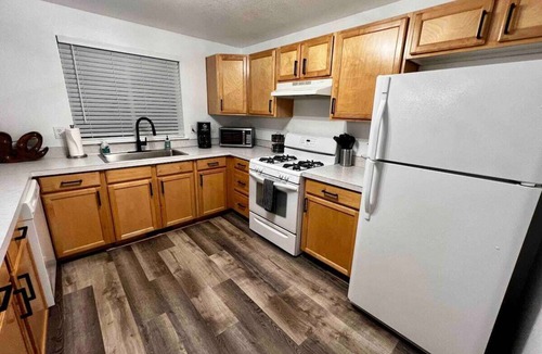 Pendleton House | Newly Remodeled 3 Bed 2 Bath home, minutes from everything