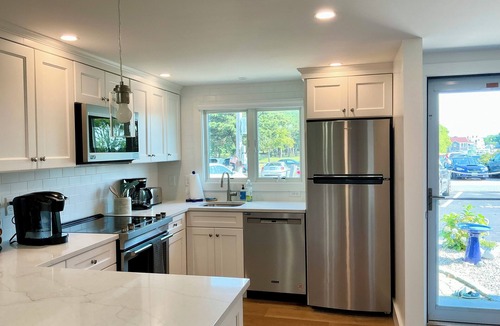 Hyannis House | Newly Remodeled 3-Bedroom-Private Association Beach-Pool-A/C- Yachtsman Condominiums - Sleeps 6-Unit 146