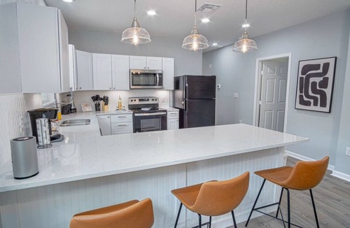 Nevada Street House | Newly Remodeled 4BR 2BA Near Amazing Downtown