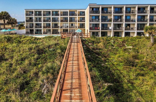 Crescent Beach Condo | 'Newly Remodeled' - Beautiful Beach 🏖️ themed Oceanfront Condo on Crescent Beach