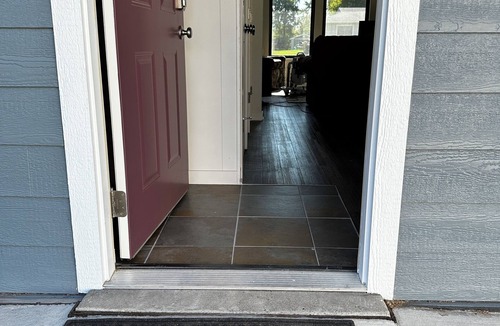 Pella House | Newly Remodeled, charming 3-bedroom house in lovely Pella