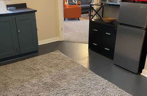 Pendleton Apartment | Newly remodeled desirable NW Hill home lower Apartment Walk to RoundUp/Downtown