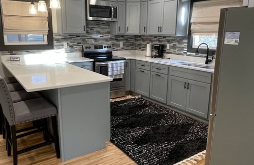 Cashton House | Newly remodeled Farmhouse with Country Charm! Sleeps 10 people comfortably