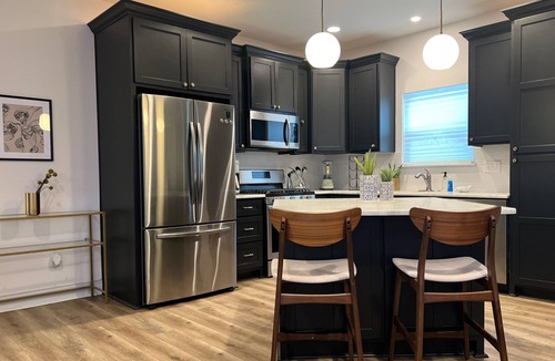 Capital View House | Newly Remodeled home in Historic Area. Close to UAMS, Zoo, & Restaurants!