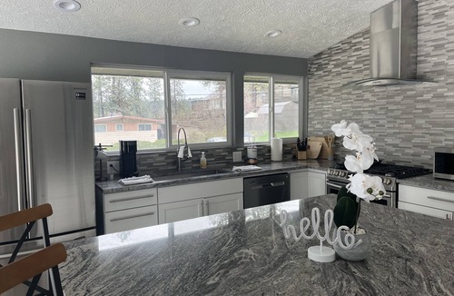 Thorpe Westwood House | Newly Remodeled Midcentury Home with room for the whole family!