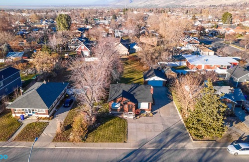Bountiful House | Newly Remodeled, Relaxing Red Brick Cottage