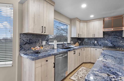 Draper House | Newly Remodeled Spacious open concept 6-bedroom house in serene Draper.