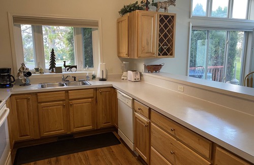 Gaylord House | Newly remodeled townhouse with 5 bedrooms & 4 1/2 baths with hot tub.