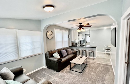 Willobee On The Lake House | Newly Remodeled Willoughby-Mentor Lakeside House. Close to EVERYTHING!