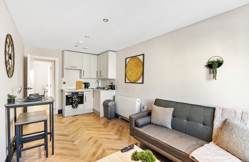 Greenwich West Apartment | Newly Renovated 1BR Steps from Hove Beach