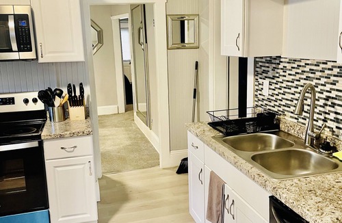 Springfield Apartment | Newly Renovated 2 floor Getaway