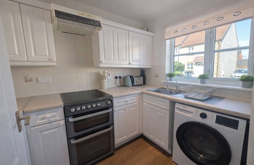 Shaftesbury House | Newly Renovated 2-Bed House w/Parking – Sleeps 5 Near Shaftesbury Town