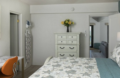 Anna's Retreat Condo | Newly Renovated 2BR/2BA-Oceanview