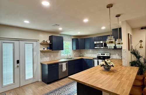 Terrace Park House | Newly Renovated 3-bedroom house minutes from USF,Moffitt and Busch Gardens