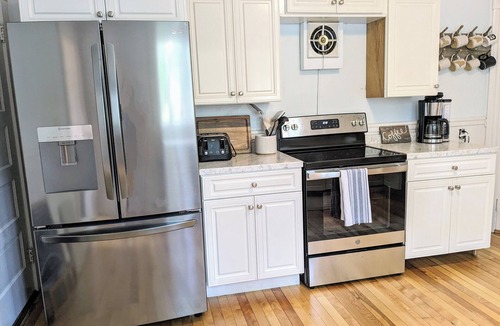 Ogunquit House | *Newly Renovated 4 Bedroom House Near Perkins Cove 5 minute walk to the Ocean