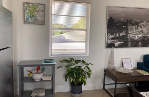Hialeah Apartment | Newly renovated & bright apt in central location