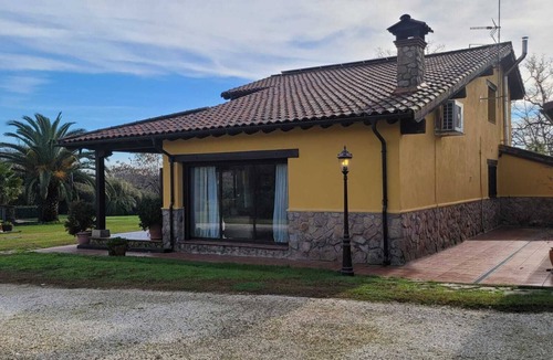 Candeleda Cottage | Newly renovated country house. Fireplace, A/C, swimming pool, garden