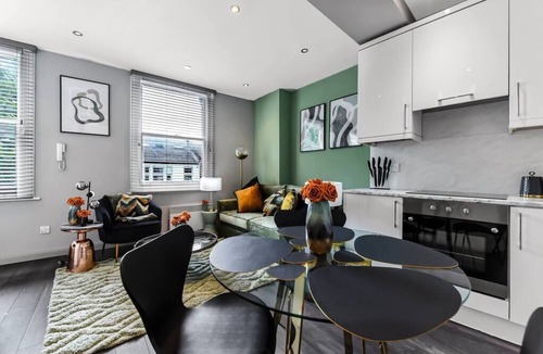 Brondesbury Apartment | Newly Renovated 1 BDR Flat - Central Location