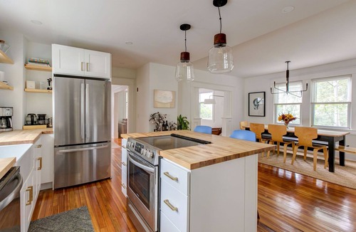 Housatonic House | Newly Renovated Home With All The Modern Amenities