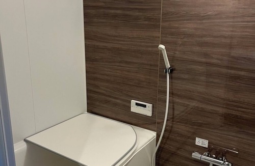 Kitasuna Apartment | Newly renovated, spacious 70 sq.m. private room with free parking, big screen TV and kitchen/Ideal for families and groups.