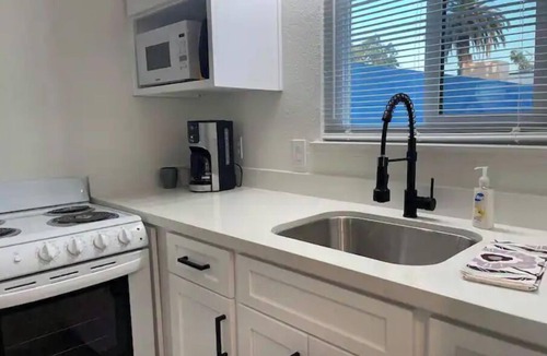 Salida Apartment | Newly renovated studio apartment 1 mile to HWY 99