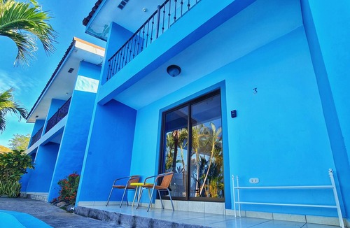 Coco Condo | Newly updated 2bd 2ba condo meters from the beach!