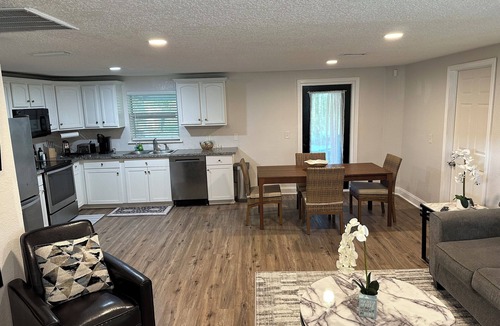Magnolia Gardens House | Newly Updated 4-bedroom House Close to Jax Airport and Downtown Jacksonville