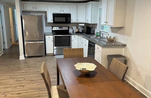 Magnolia Gardens House | Newly Updated 4-bedroom House Close to Jax Airport and Downtown Jacksonville