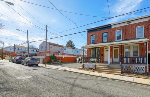 Lancaster Apartment | Newly Updated Charming Backyard & Grill