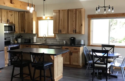 Easton Cabin | Newly updated tranquil Country Cabin.