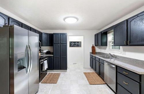 Mount Jackson House | Newly Updated Vacation Home with Hot Tub & Fire Pit Near Bryce Resort, Mount Jackson VA