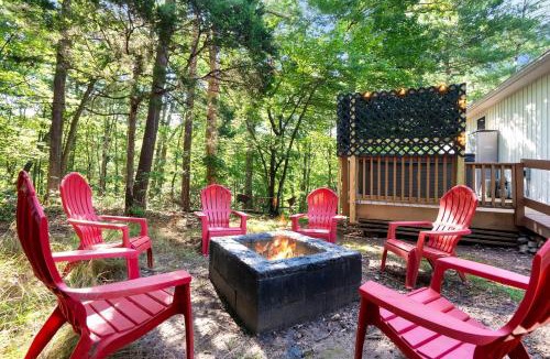 Mount Jackson House | Newly Updated Vacation Home with Hot Tub & Fire Pit Near Bryce Resort, Mount Jackson VA