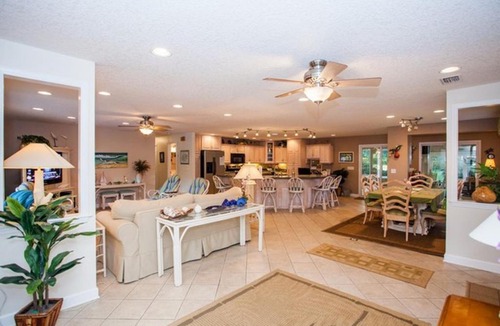 Jekyll Island House | NEWMANS BEACHVIEW by Jekyll Realty