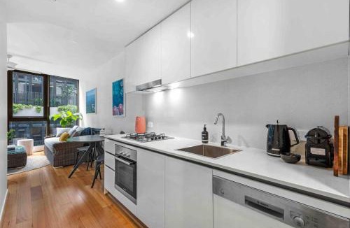 Newstead Apartment | Newstead Ideally Located 2bed 2Bath Free Parking in Heart of Everything