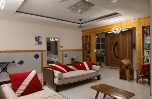 Hithadhoo House | Newsy Inn