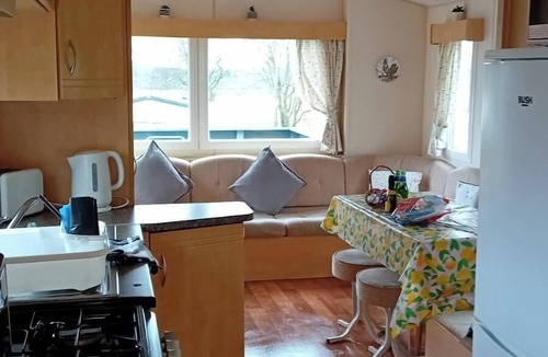 Balminnoch Cabin | Newton Stewart-Sleeps 6-Pool-Parking-Pet Friendly