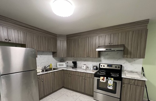 Surrey Newton House | Newton Suite