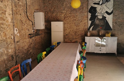 Serinya House | Next to BANYOLES: disconnect, celebrations and sports and family tourism.