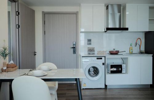 Chiang Mai Apartment | Next to Central Festival Shopping Mall The One 2-Bedroom, 2-Living Room Family Suite